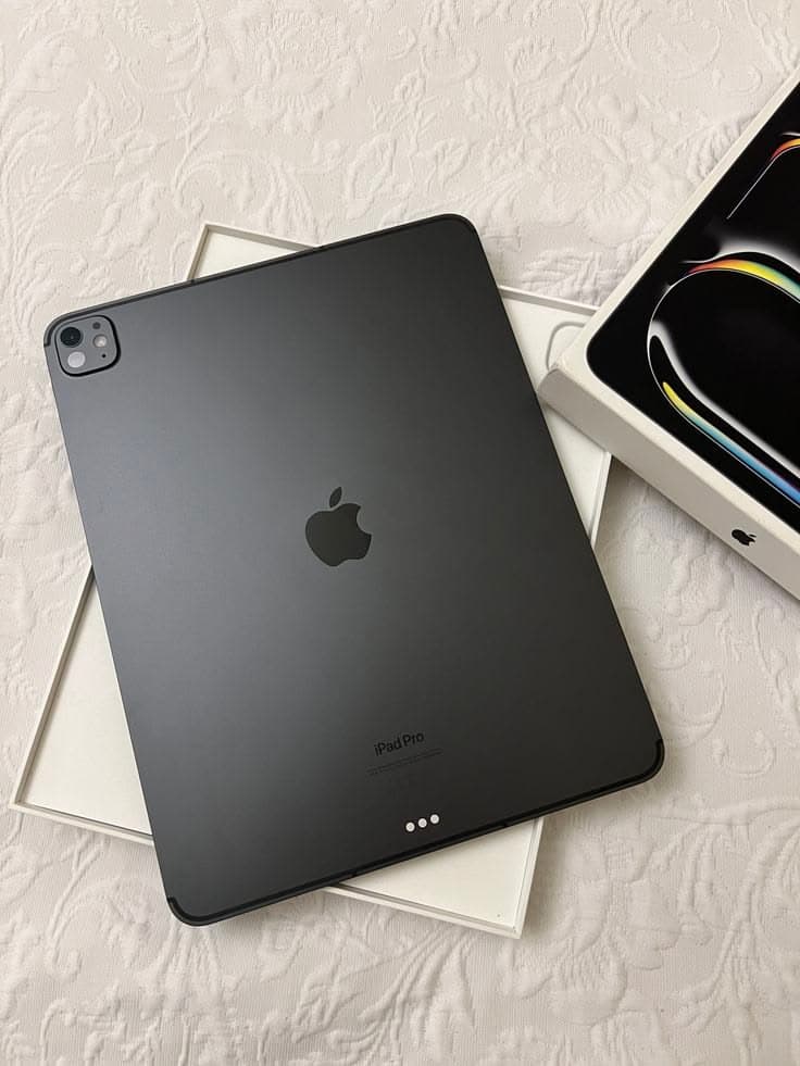 Apple iPad Pro 13" M5 (Space Black, 256GB, Wi-Fi + Cellular)